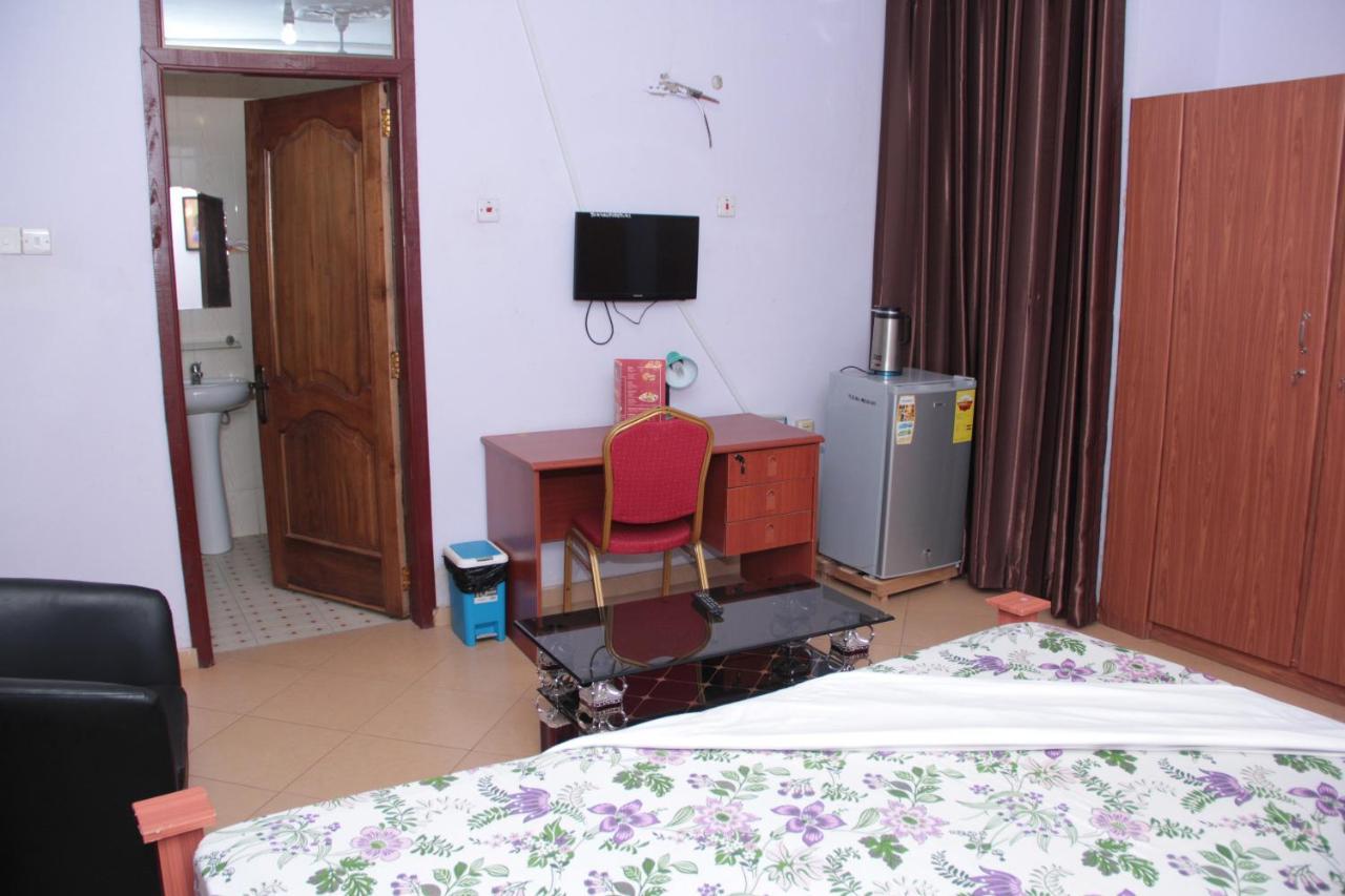 Nbangba Hotel Techiman Экстерьер фото