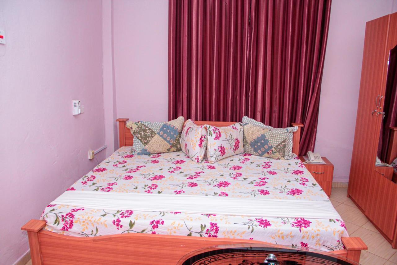 Nbangba Hotel Techiman Экстерьер фото