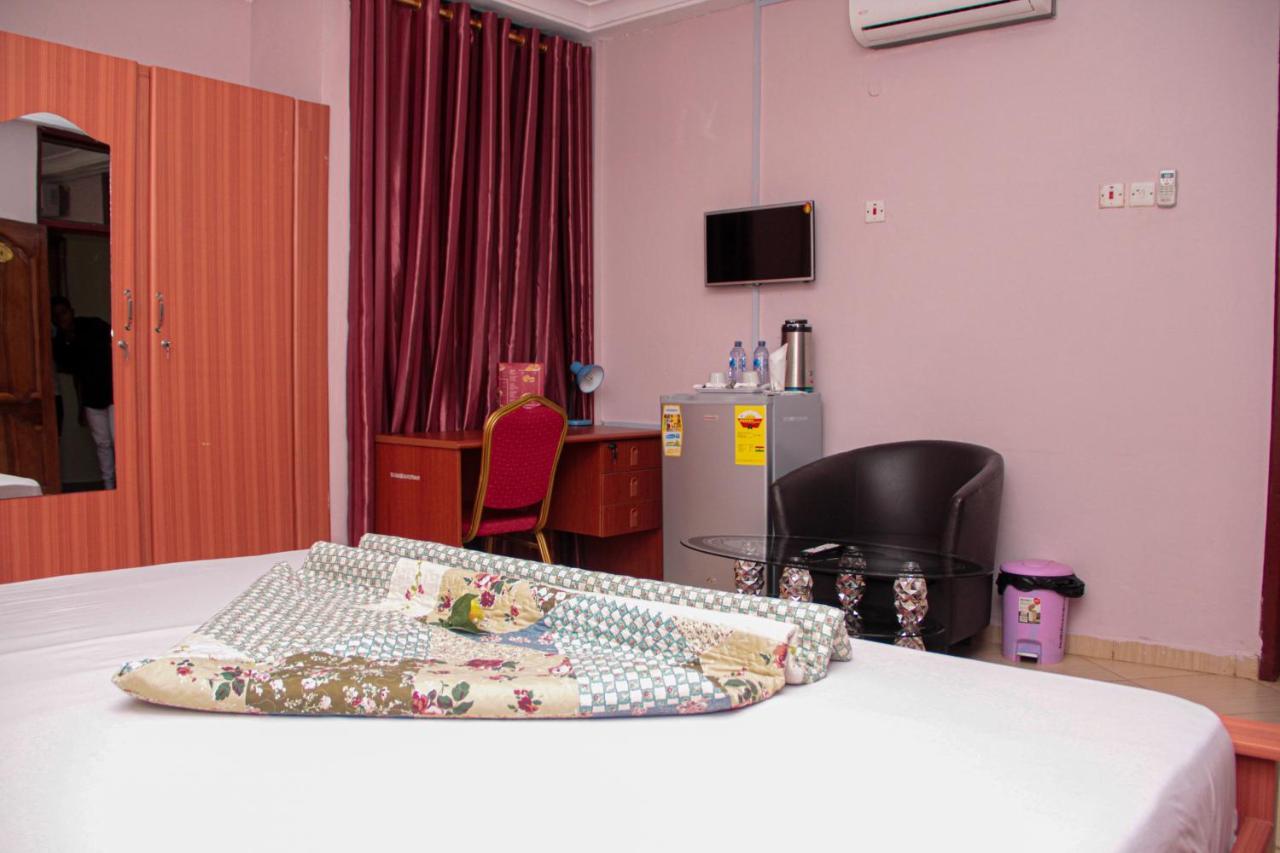 Nbangba Hotel Techiman Экстерьер фото